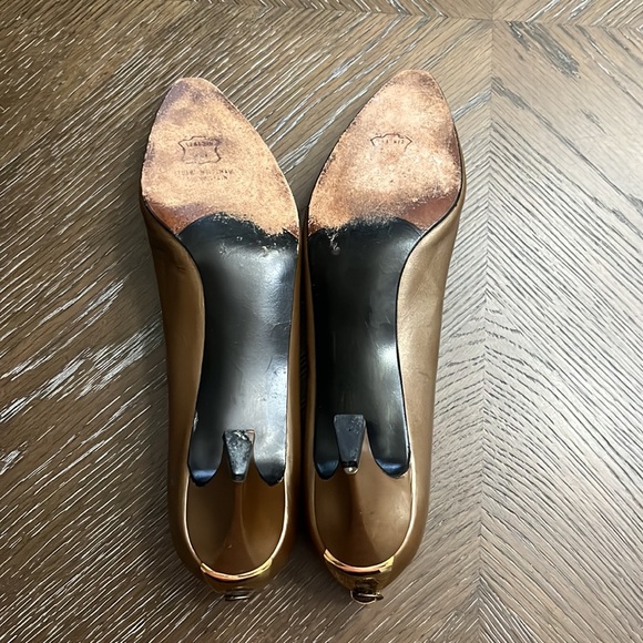 Vintage Stuart Weitzman metallic brown with bronze rounded toe heel/pump 2.75” - Picture 13 of 17